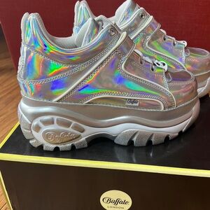 Buffalo London platform boots